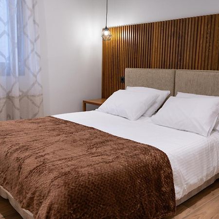 Kefaloviso Luxury Apartment 2 นาฟปาคตอส ภายนอก รูปภาพ