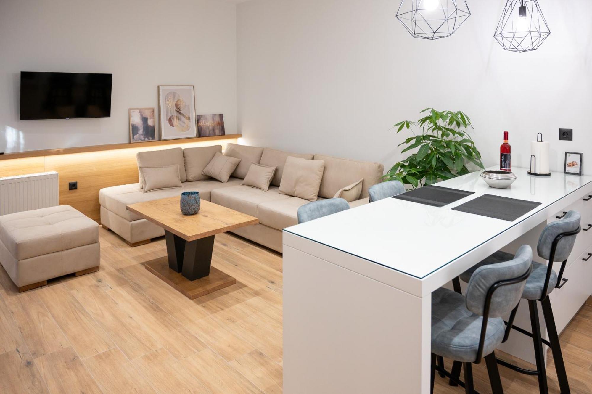Kefaloviso Luxury Apartment 2 นาฟปาคตอส ภายนอก รูปภาพ
